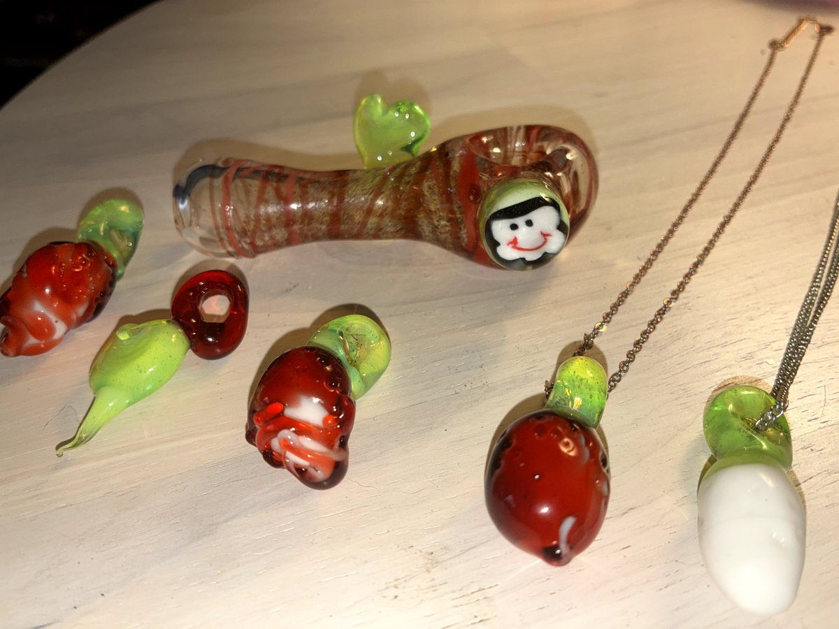 Forging_scout's tweet photo. I haven't been posting as much of my projects recently, but I made myself an entire strawberry-themed series. Strawberry colored Randall the Cloud bowl with a glass heart welded on it for self care, a strawberry heart, a white strawberry, and some red strawberries 🍓 ✨️💓❤️☁️ https://t.co/jzB7tWZMwX