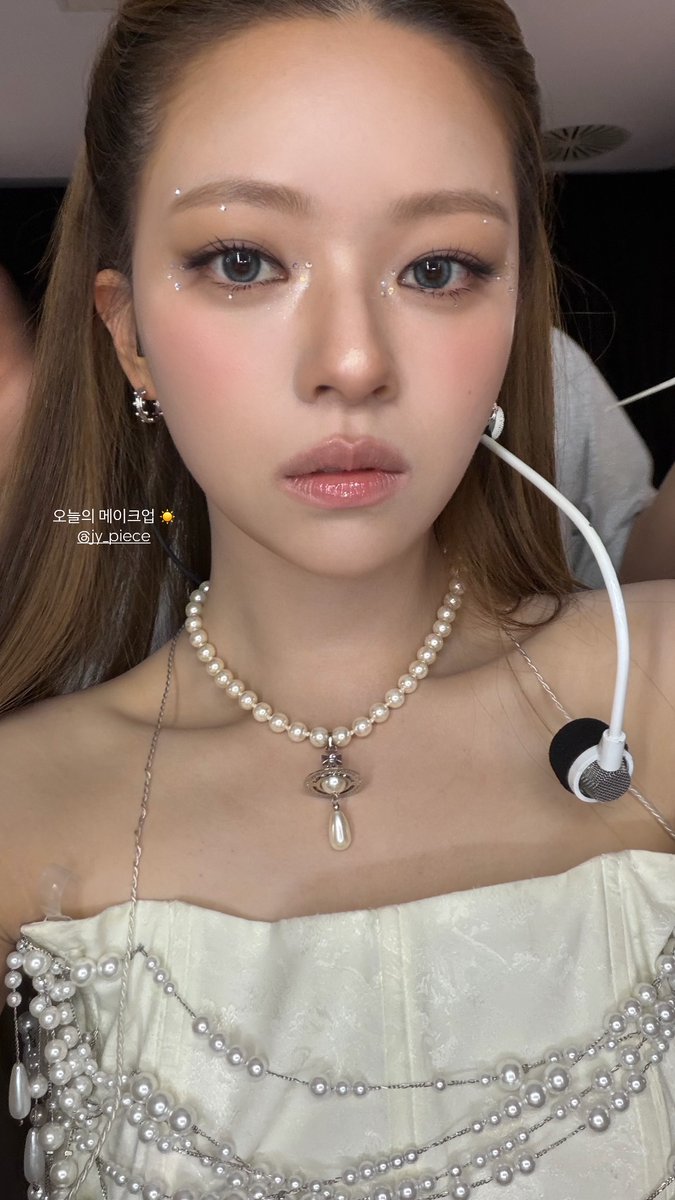 rushsatzu's tweet photo. YOO JEONGYEON VOCÊ É A MULHER MAIS LINDA DO MUNDO E ESPERO QUE SAIBA DISSO https://t.co/MxUlggmjOC