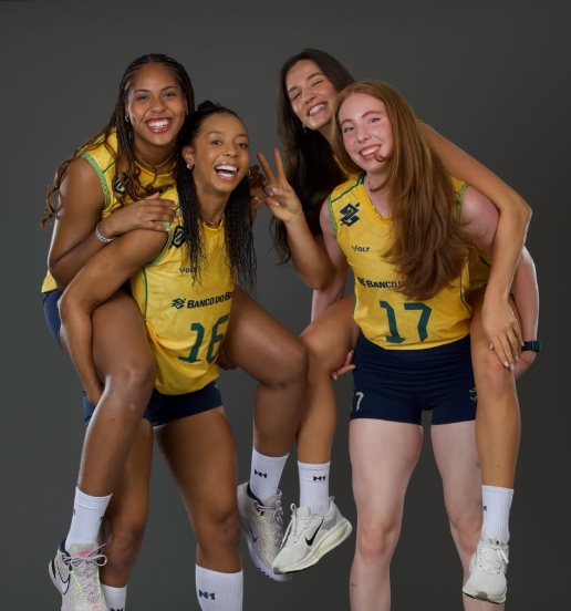StatisticsVolei's tweet photo. Primeiro Set

Maiores Pontuadoras

Ana Cristina: 5 (50% aprov)
Kisy: 4 (67%)
Tainara: 4 (57%) https://t.co/MdrHgvciCL