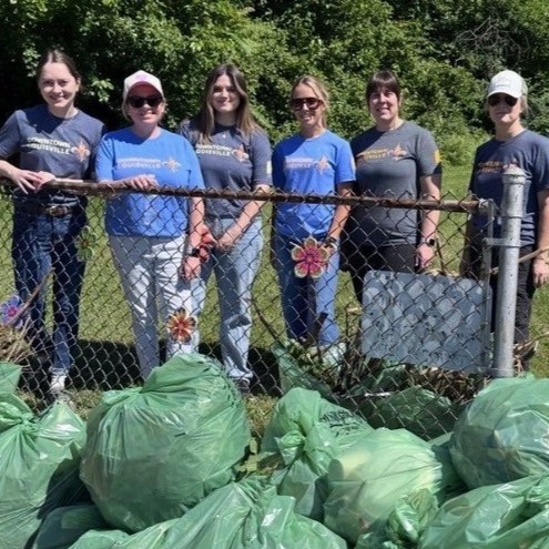 AliCenter's tweet photo. Check out the highlights from yesterday's #DayOfCompassion! We're so grateful to the many community partners and volunteers that gave back to honor Muhammad Ali's legacy.

More photos and videos here: https://t.co/BUFI3npXju https://t.co/K64j0760RH