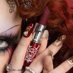 cherry_roan's tweet photo. NEEEEEEED THE CHAPPELL LIPSTICK 😭😩 https://t.co/Iqm4riG7oP