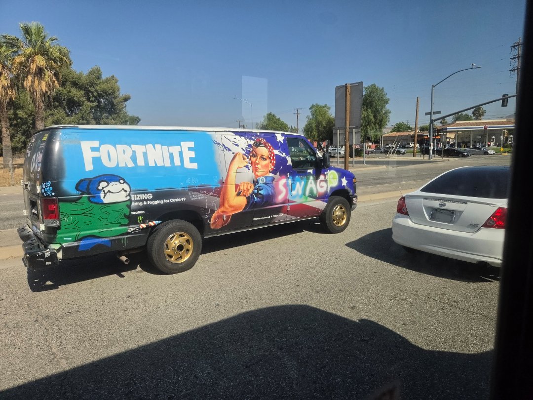 VespSyb's tweet photo. Gem in the wild https://t.co/scgpC4z3ZO