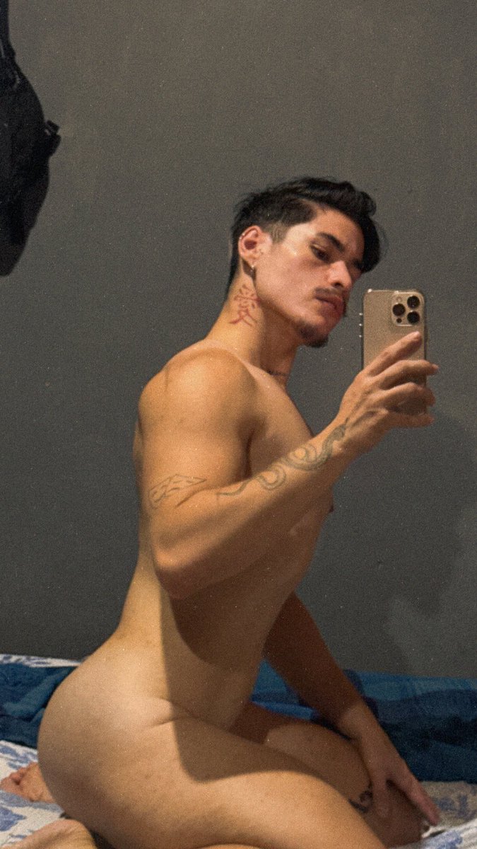 odditaloo's tweet photo. 🌚 https://t.co/Y9wuQGxV5y
