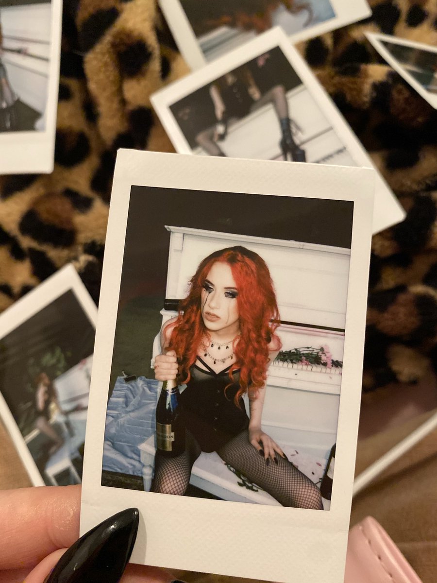 kittyy_liquor's tweet photo. I'm releasing the demo version of Party for One tonight at midnight EST 🍷🎹

It comes from a scrapped EP project I started in 2019 that was both about and worked on during a very dark time, so I never thought the photos or music would ever see the light of day

Xo, Felina 🐈‍⬛ https://t.co/ka8PGgNrKl