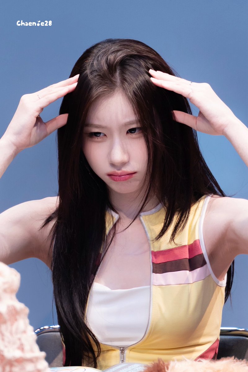 Chaenie28_Mo's tweet photo. 🎂🐶💕💕

#CHAERYEONG #채령 
#ITZY #있지 
#HappyChaeryeongDay
#령원한_믿지의_모토_이채령
#ChaeryeongDayForever https://t.co/Ly88agZgdM