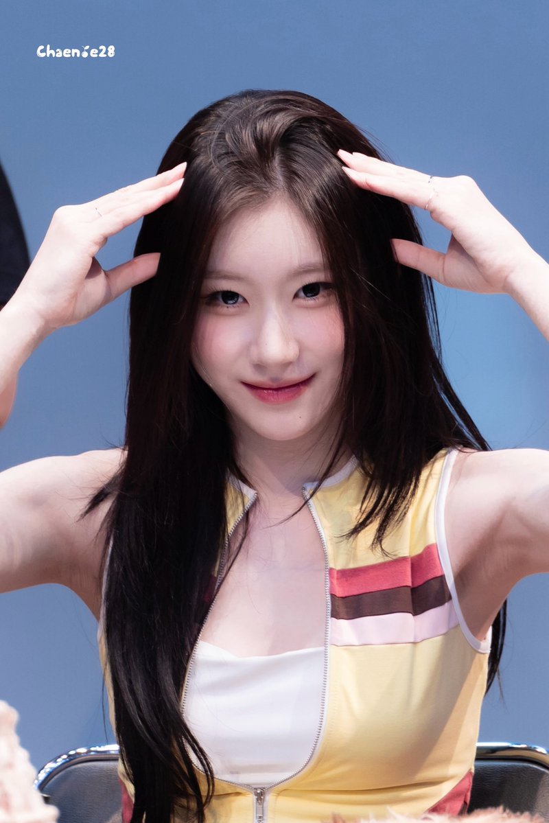 Chaenie28_Mo's tweet photo. 🎂🐶💕💕

#CHAERYEONG #채령 
#ITZY #있지 
#HappyChaeryeongDay
#령원한_믿지의_모토_이채령
#ChaeryeongDayForever https://t.co/Ly88agZgdM