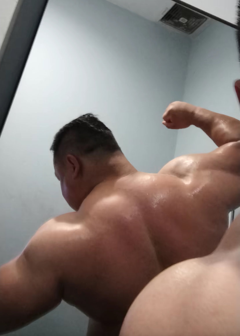 zy100_'s tweet photo. Bull https://t.co/dGNyD2pKXB