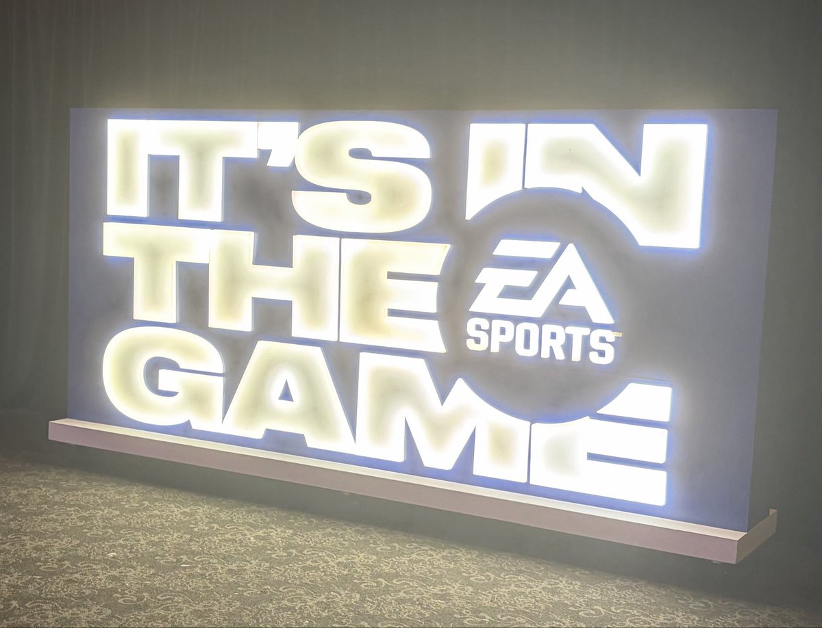 UPANDADAM11's tweet photo. You guys ready? https://t.co/U0TkHh2207