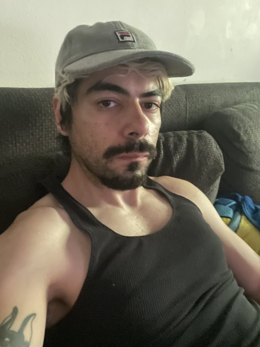 kidbleue's tweet photo. No cute boys talked to me at the gym today https://t.co/td3j4H7eHg