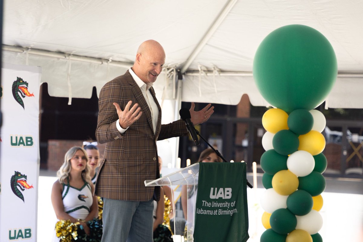 UAB_Athletics's tweet photo. Groundbreaking ✅

Thank you to all of the speakers and to those who attended today’s event! 

#WinAsOne https://t.co/402wcLTNGy