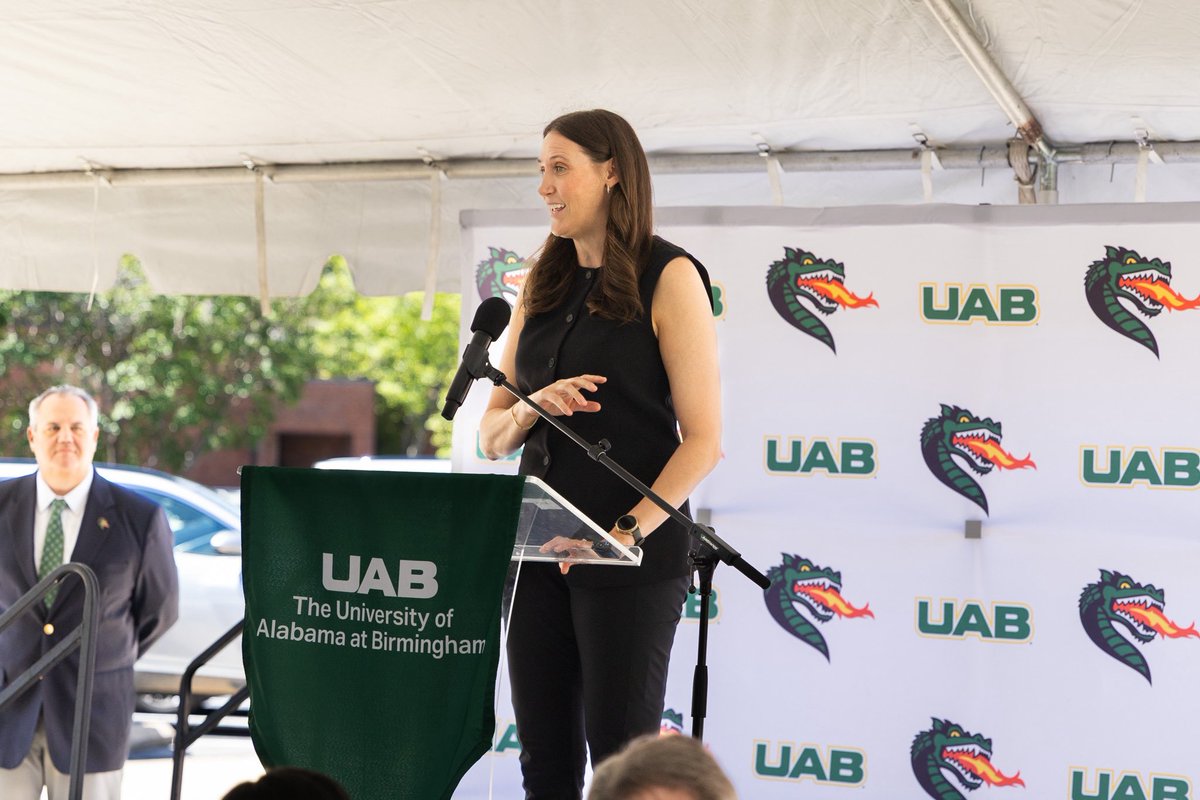 UAB_Athletics's tweet photo. Groundbreaking ✅

Thank you to all of the speakers and to those who attended today’s event! 

#WinAsOne https://t.co/402wcLTNGy