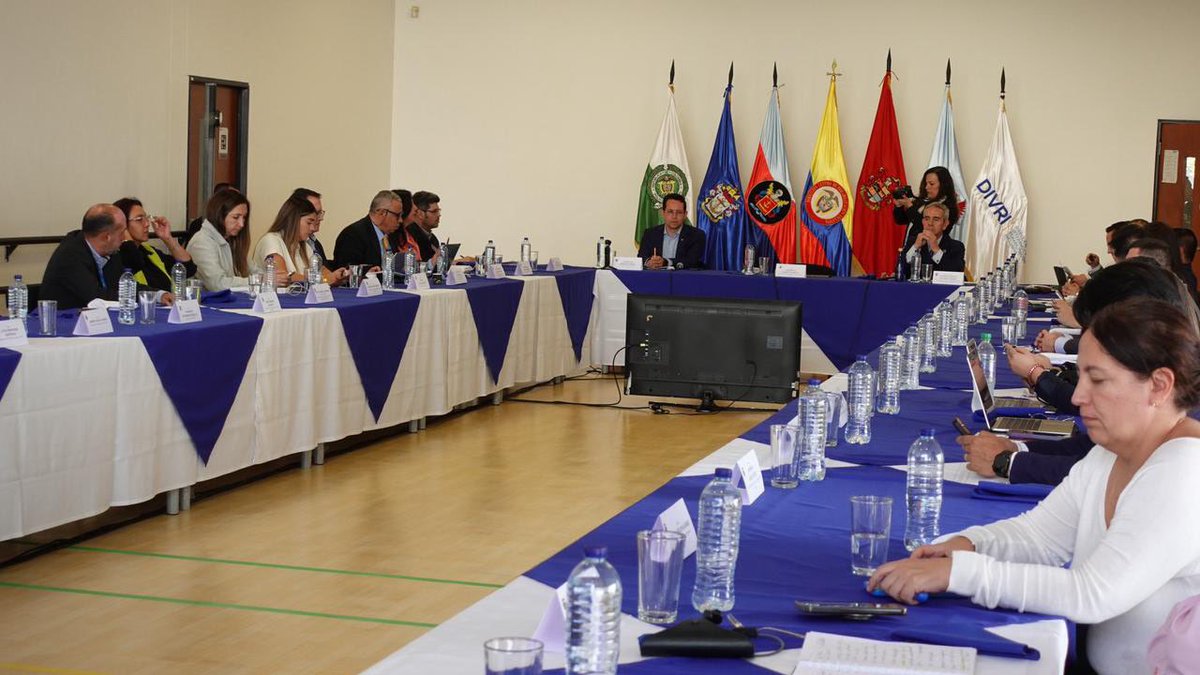 MinInterior's tweet photo. En la XIII Sesión de la CIAIV de @divriveteranos, el viceministro 
@jaimeberdugo presentó avances del primer trimestre de 2026 y la hoja de ruta que fortalece la participación de veteranos en territorios, a través de la Mesa Técnica de Participación Ciudadana Regional y Local. https://t.co/ji3yWxTBDp