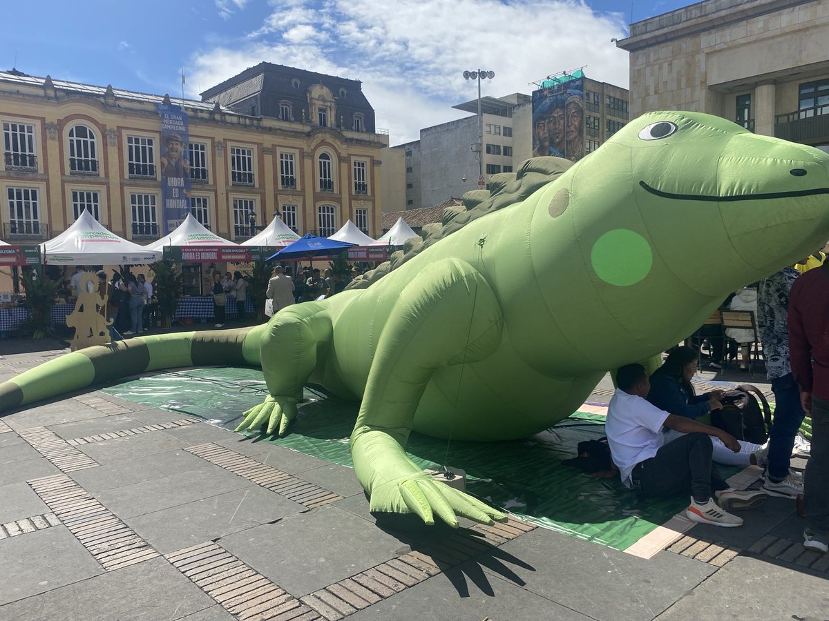 poderlegisla's tweet photo. Los mercados campesinos son una opción para emprendedores, compradores y turistas #BogotáCasaDeTodos felicitaciones @Bogota por incentivar y apoyar el trabajo de campesinos y productores https://t.co/nLQpS5MBRq