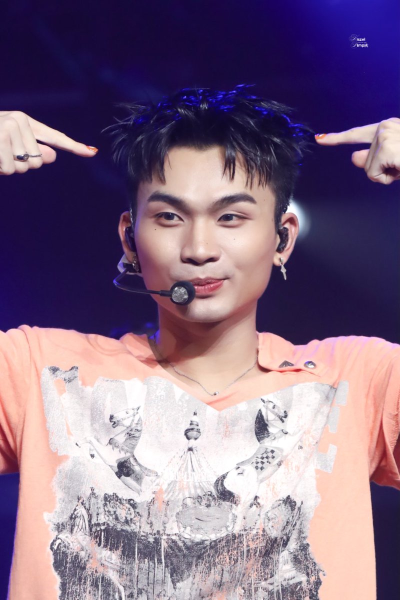 hazeldimples99's tweet photo. 04.06.26 - SOUNDCHECK SHOPEELIVE SAO LIVE

cơ bắp đùn đùn nhưng mà hay làm mí cí hành động gấc dễ thưn nhíe ヽ(>∀<☆)ノ

#UPRIZE #UPRIZEWONBI #WONBI #SYE https://t.co/hP21kcNzIy