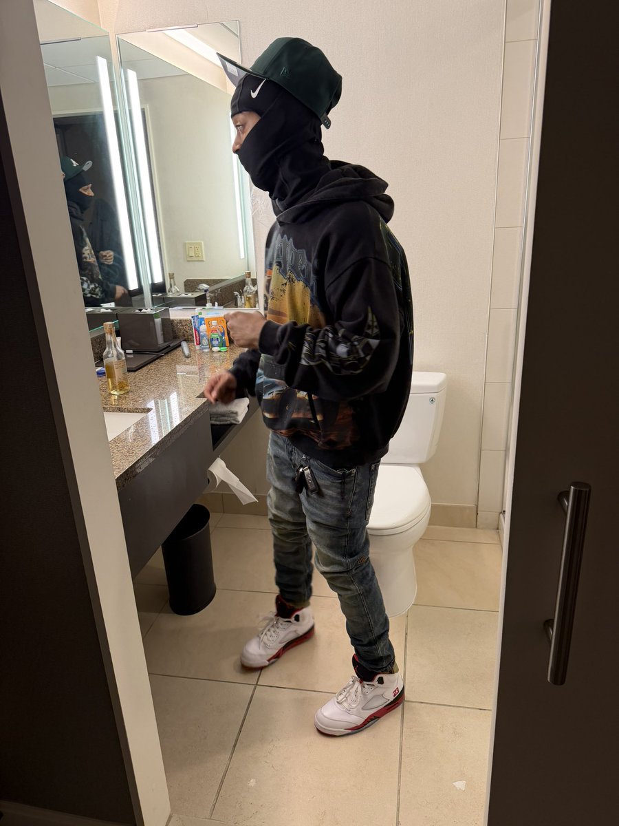 tharealalias tweet media
