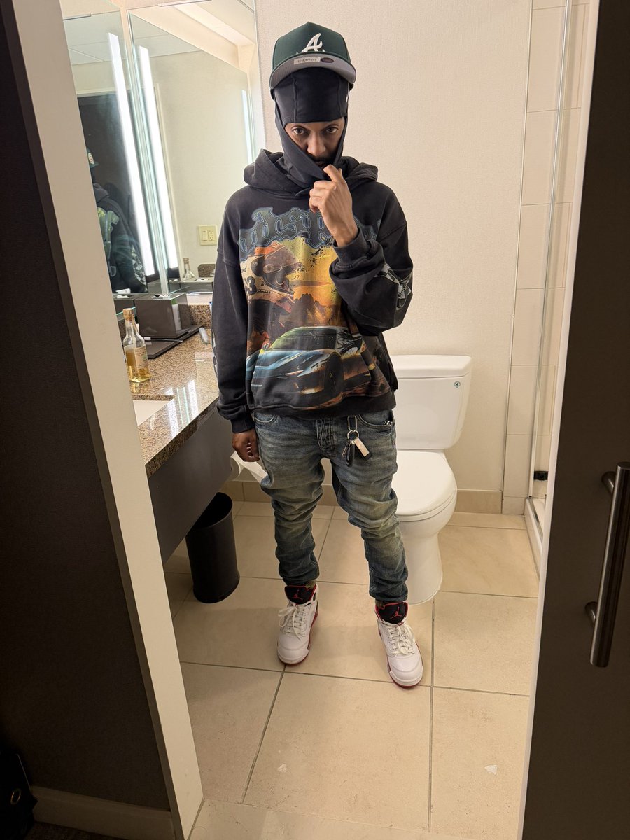 tharealalias tweet media