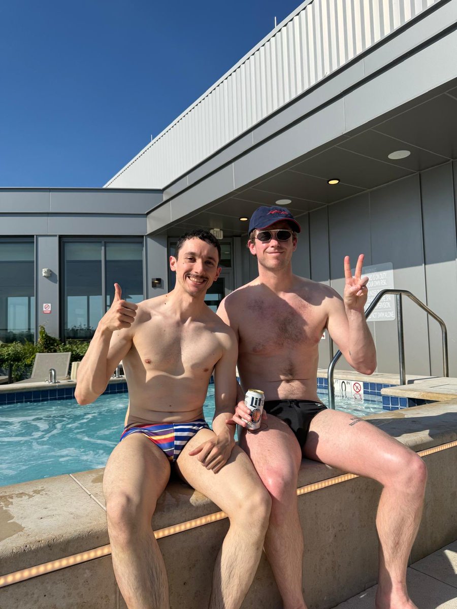 tommyfromhere's tweet photo. I heard it’s miller time in DC https://t.co/zziFtQxxQE