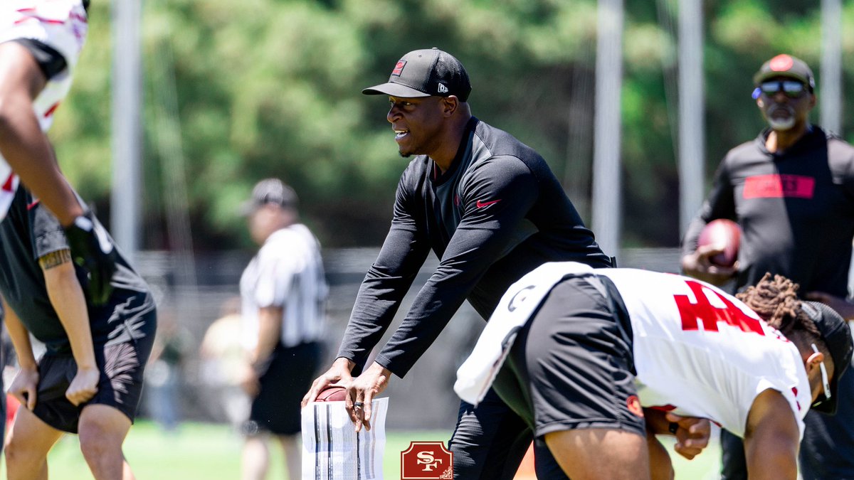 49ers's tweet photo. Raheem Morris is used to playing against the 49ers standard, now he's building off it.

📰: https://t.co/ppyod9bvJZ https://t.co/8eQUhsurb6