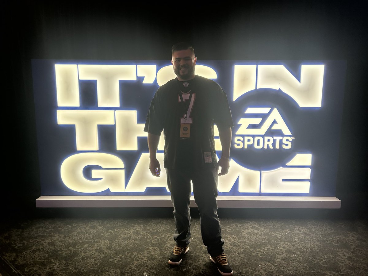 FendlerTweets's tweet photo. MADDEN NATION! TONIGHT @ 9P EST:

Playing Madden 27 vs @MichaelVick LIVE from the @EAMaddenNFL Opening Drive here in Chicago on my Twitch channel!

ttv / Fendler - CHECK IN!!! https://t.co/66Nz2tf1pJ
