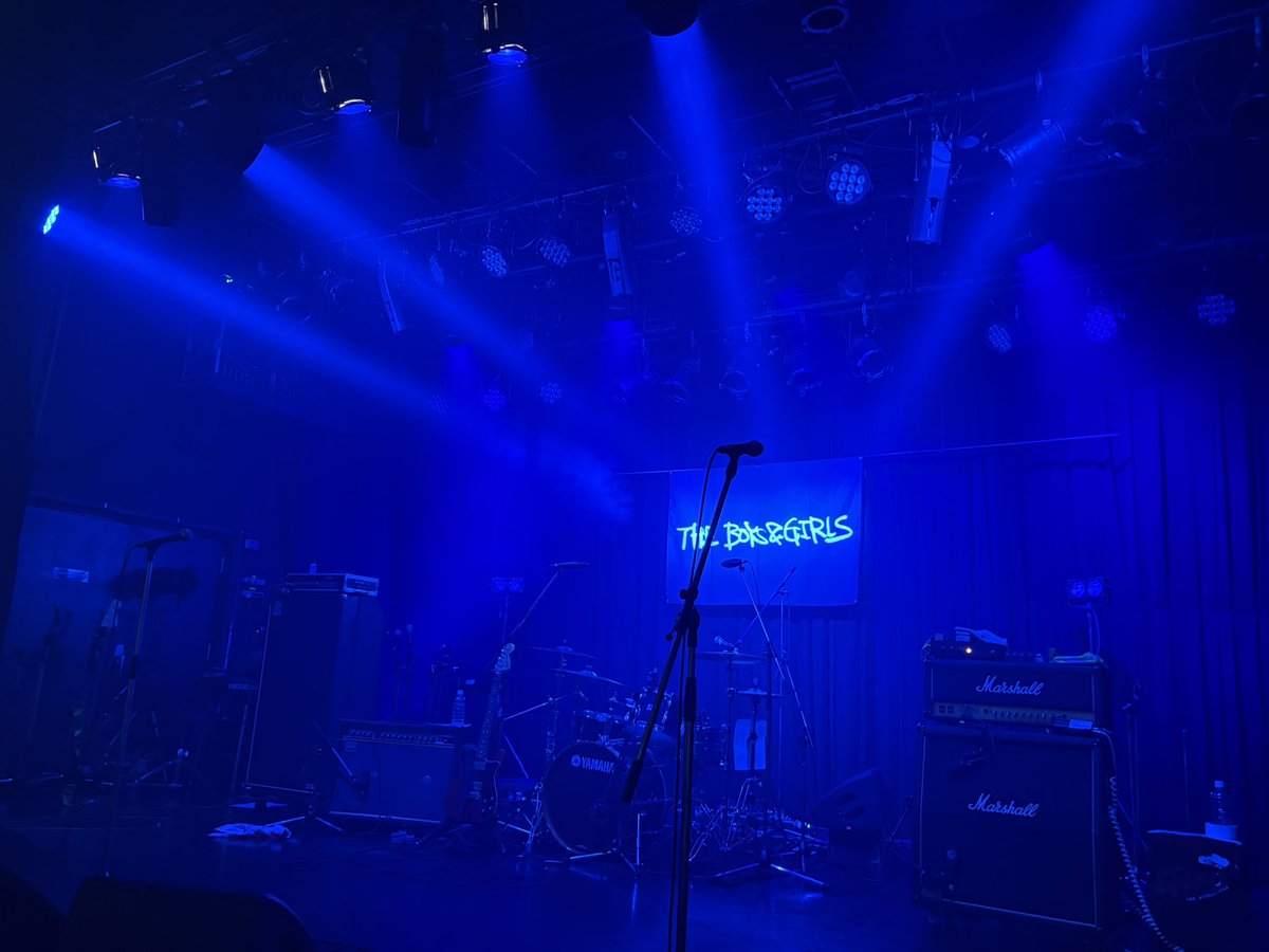 aore017's tweet photo. 強くなれる
気が
していたんだ

（ひゅーいさんファンに )汗臭い汚いところ来なきゃ良かった、そういうのやめてくれって思ってくれって。でもそういうところで這いずりまわってなんかいいなって思う日作るんで！

それが全て！最高のツアー初日をありがとう！！！

#GOAHEAD2026 https://t.co/8efjVMPcfZ