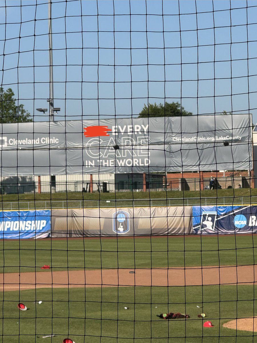 BishopPax16506's tweet photo. This is how many cares I have for Denison Baseball #NCAC https://t.co/iVOjUQ7XVM