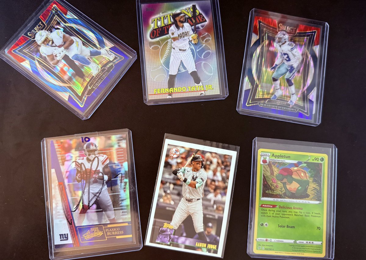 CulhanesCards's tweet photo. Multi card giveaway! All you have to do is get me to 1K followers 🔥

To enter:
Like👍
Repost🔁
Follow✅

Press #CulhanesCards for more👍
#TBBCrew #TBBReposts https://t.co/nCYoeJDzfS