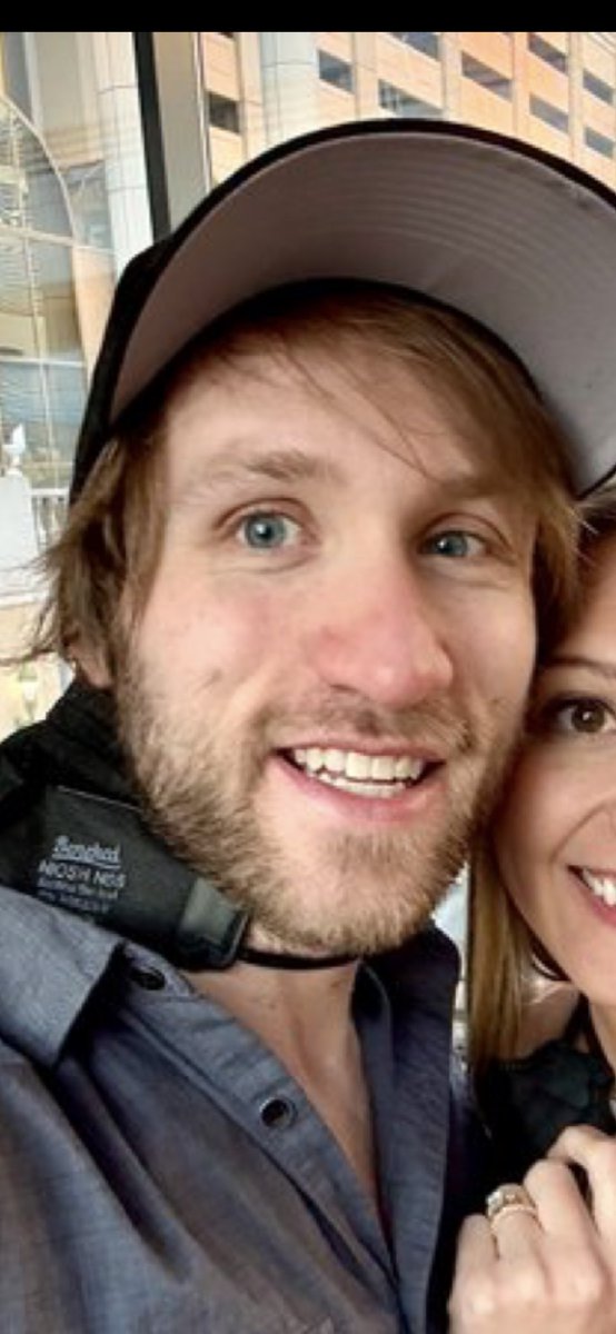 buffetjay's tweet photo. @McJuggerNuggets You look like a cross between Shaggy and Justin Trudeau.  No wonder you make stupid decisions. https://t.co/Ezp0Ngatvi