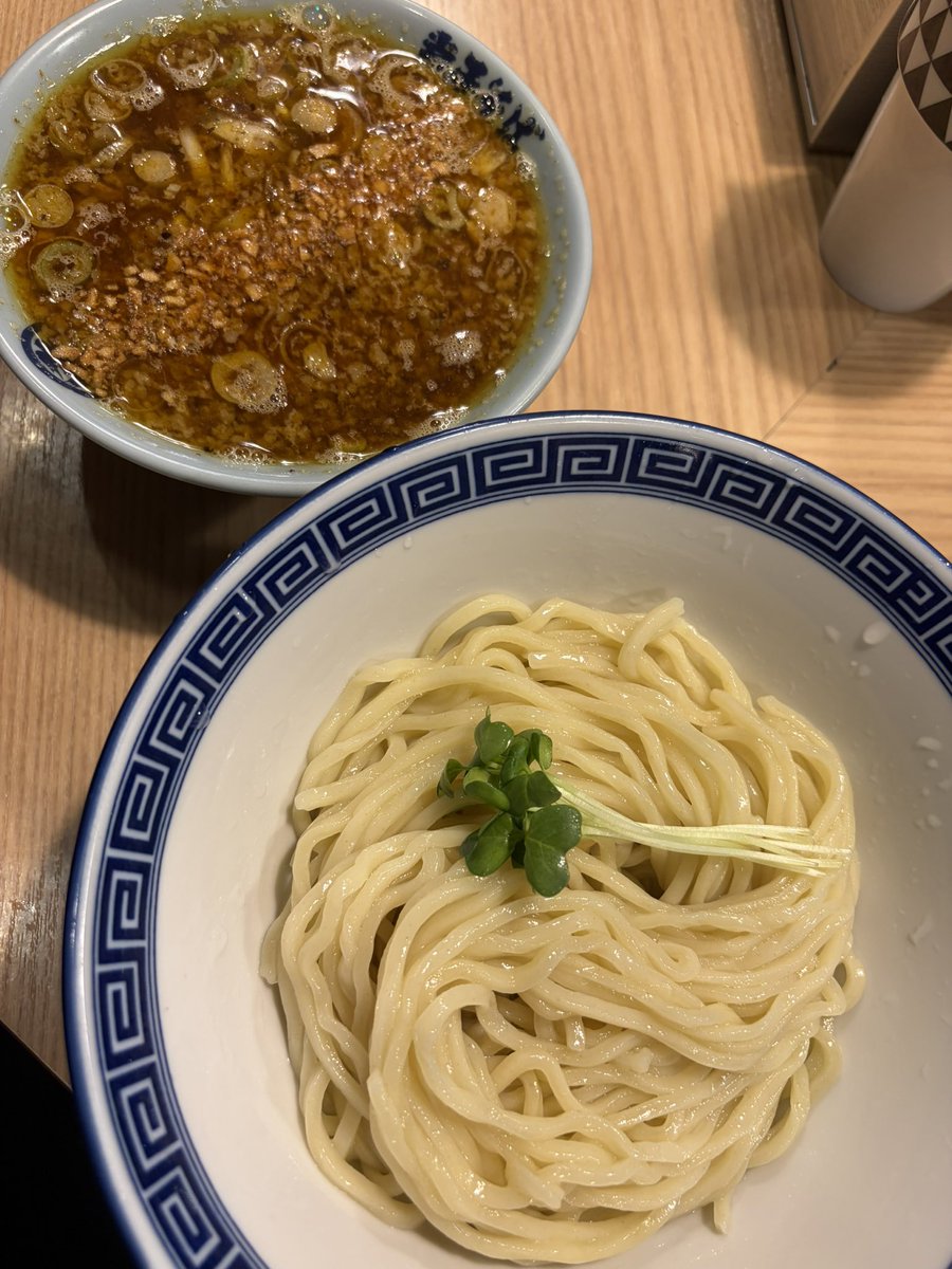 ramen_seishin's tweet photo. おはようございます😃
6/5(金)通常営業
11:00-16:00LO

✅昆布水つけ麺裏メニュー
・相盛り（口頭注文）
・細麺変更（口頭注文）
・大盛り（＋150gと昆布水増し、現金300円）
・スープW（現金300円）
※券売機に上記の説明やボタンはありませんので、ご了承下さい。

夏はとにかく昆布水つけ麺オススメです♪
本日も1日よろしくお願いします！

6/6(土)限定営業
〝冷やし豆乳担々麺〟
〝豚キムチ丼〟
〝冷やしシビカラ和え玉〟
予定🔥🧊🗓️

煮干そば流。@十条
久しぶりに🐟✨
ご馳走様でした！！