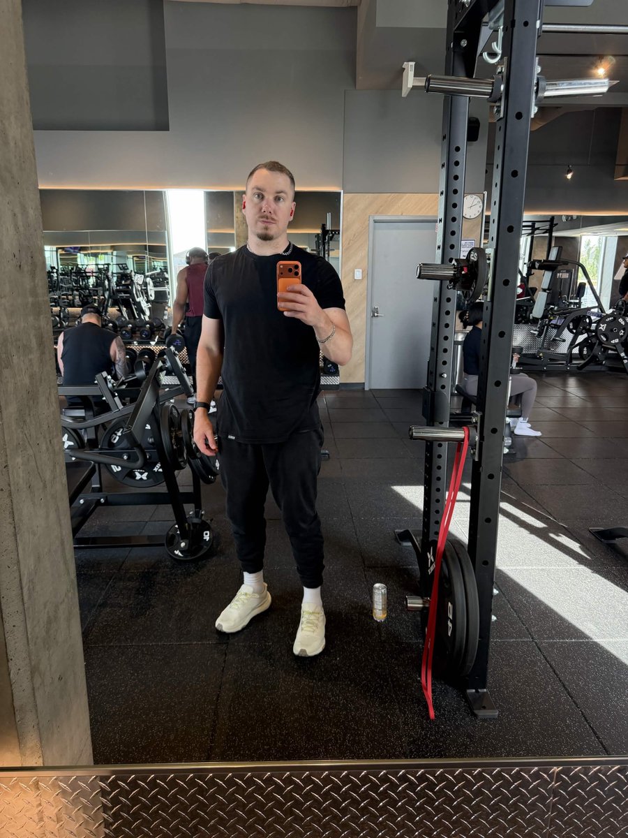 OVOPhantuums🇨🇦 tweet media