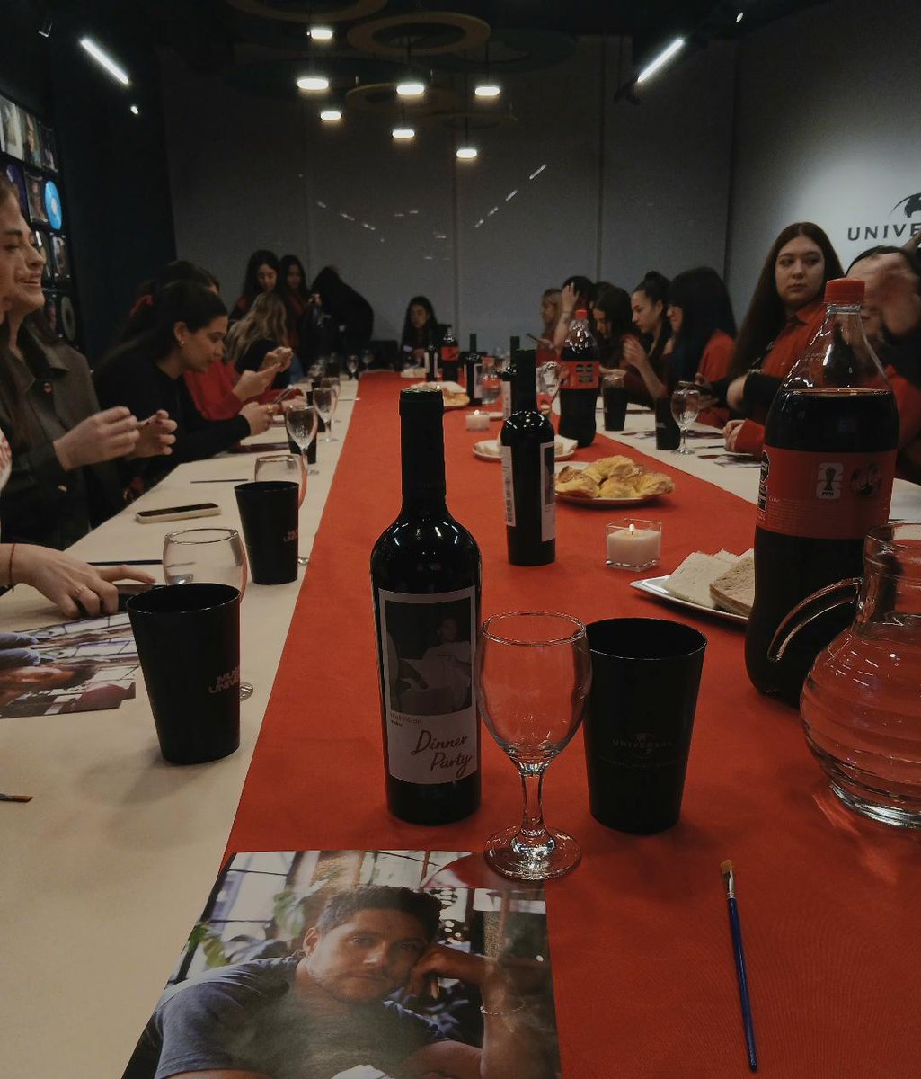 NiallArgentina's tweet photo. Les compartimos algunas fotos de lo que fue el listening party de Dinner Party en Argentina 🍽️🇦🇷

© @AgusBrizuela13 https://t.co/vY4JpSUJ5m