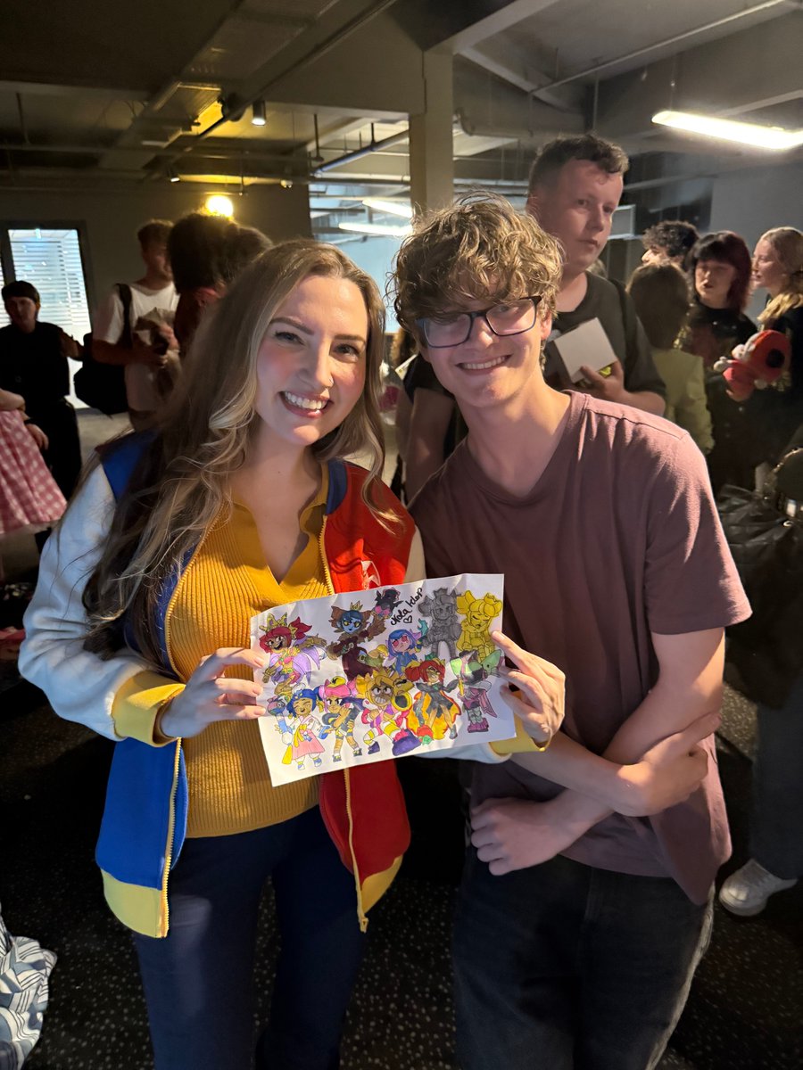 nolaklop's tweet photo. It was so lovely meeting the Dutch @glitch_prod fans at today's premiere of The Amazing Digital Circus: The Last Act and watching the Dutch dub together with most of the Dutch cast at @Kinepolis_NL ! 🎪🇳🇱
Thanks everyone for making this an incredibly special day! ❤️ https://t.co/5PhSMc5OXj