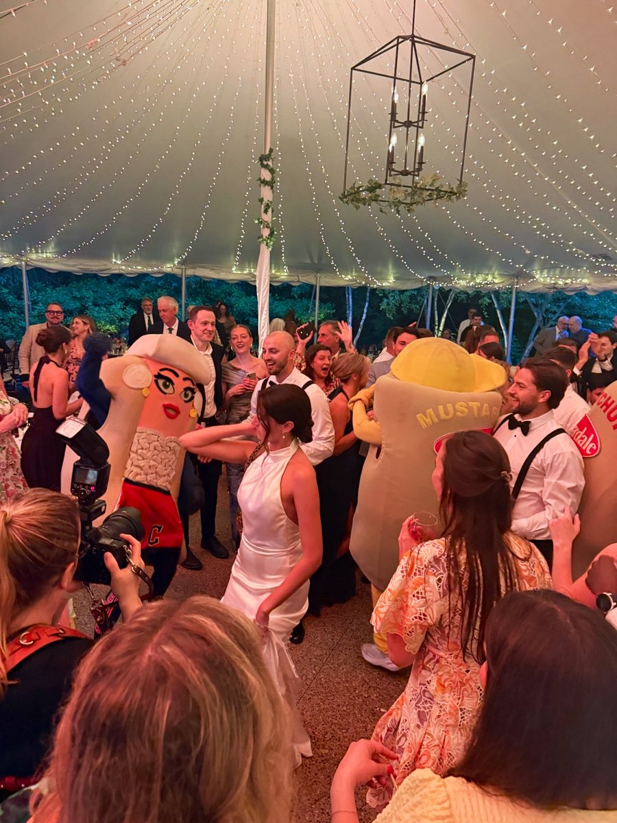 CleHotDogs's tweet photo. Wedding SZN https://t.co/hnfJqYUDi2