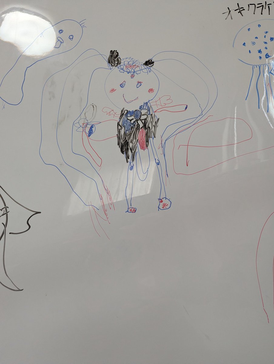36w6d's tweet photo. アルカナシャドウ描いてーと言われたのでノールックで描きました
右のはアルカナシャドウのおばけ(て何)
はじめてにしては結構似てない？自画自賛😘
いちたまのアルカナもかわいい https://t.co/wGEeVnUIn9