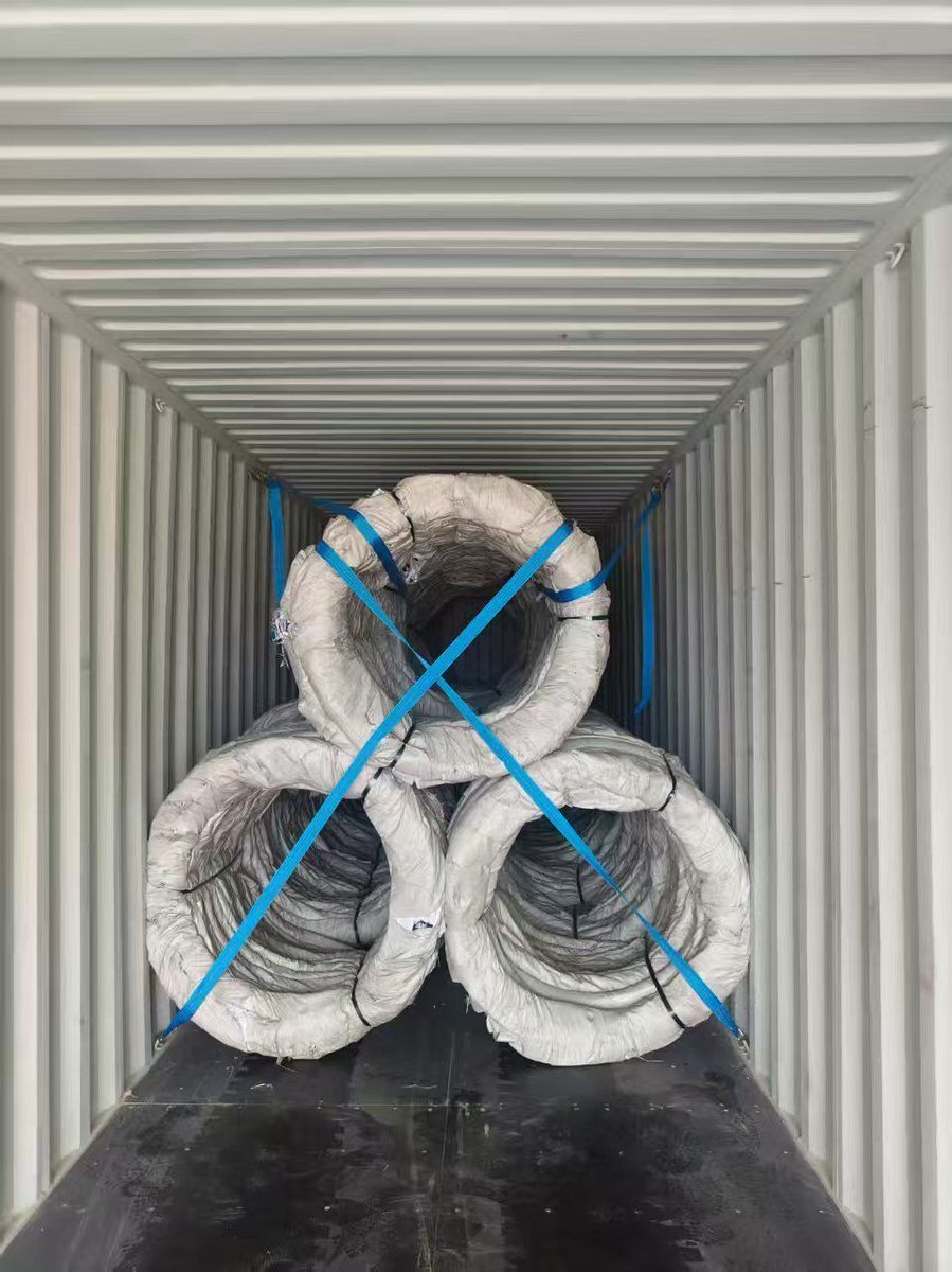 robin08021's tweet photo. No‑BS razor wire buying guide (2026)

Threat level → single BTO‑22 (low), double (med), CBT‑65 (high)
Material → electro (2‑3y), hot dipped (5‑8y), stainless (12‑15y)
Blade → BTO‑22 for 85% of jobs

robin@foccred.com
WhatsApp: +86 15110069033
#RazorWire #RazorWireSupplier https://t.co/eMgwmaRd6P