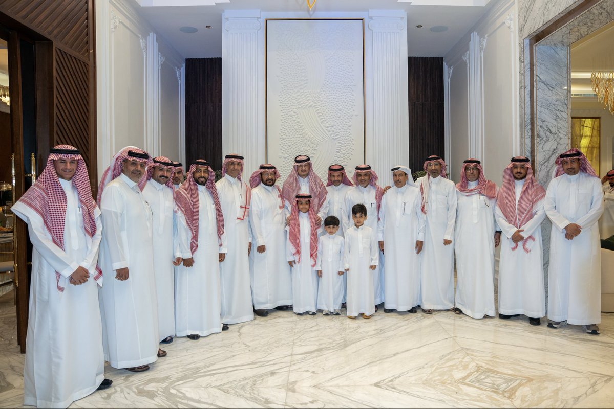 abrahim555's tweet photo. ليلة كبيرة لاتنسى شرفها #كحيلان 
@faisalbinturki1 
وبضيافة @s3udsal3jmi 

مع الأصدقاء 
@emadbnkhozaeam 
@a_altamimi11 
@Majeed_Taleb 
@AlhazzaMutab 
@Hawasalayed 
@Mubark_m9 
@bandar4343 https://t.co/xsEGbJXaM0