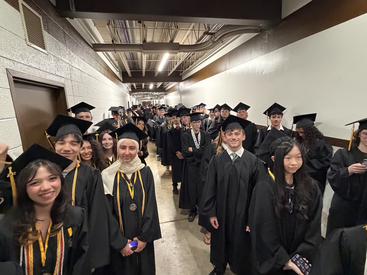 BethlehemAreaSD's tweet photo. @FreedomHSPates - FHS graduation getting underway 🖤💛 #BASDproud https://t.co/TCJ4QX26v4