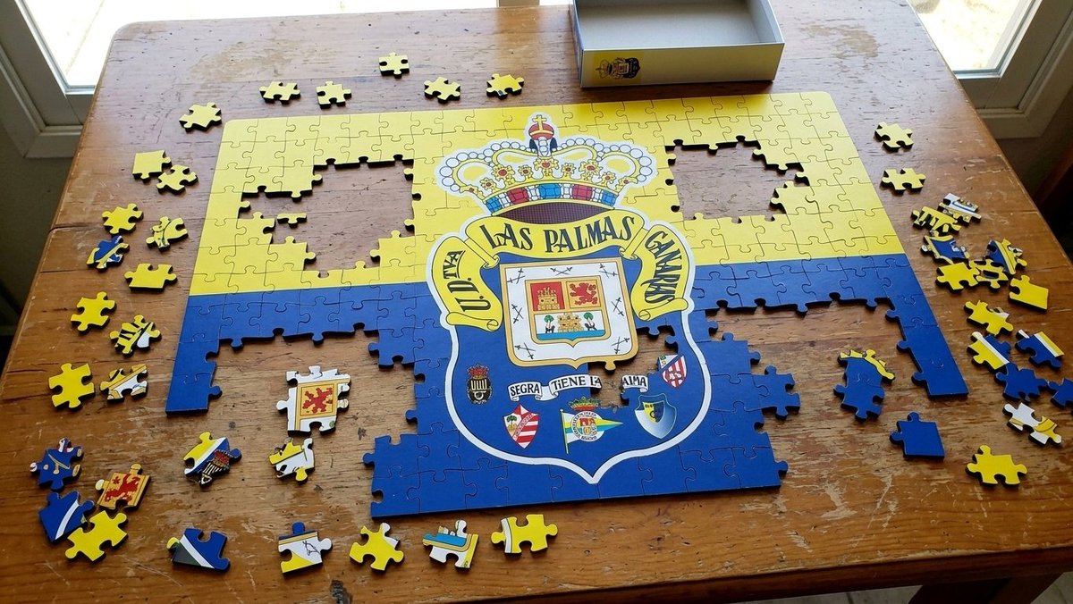 LevantarLaCurva's tweet photo. Ven al Gran Canaria a colocar el Mosaico del #LasPalmasMálaga el domingo desde las ocho de la mañana. Sólo tenemos hasta la una. Si somos cien personas y hay 32.500 butacas, saca la calculadora... Ven a las ocho y convence a alguien para que se venga contigo. ¡Anímate, Afición! https://t.co/hMbyULC12E