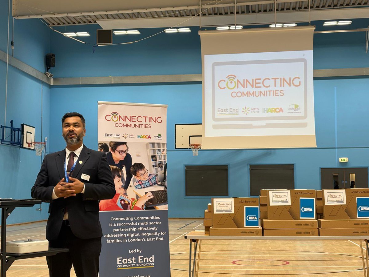 MaiumMiah's tweet photo. Another milestone for Connecting Communities @TowerHamletsNow @EastEnd_CF today at Morpeth, more Year 7 pupils received laptops &amp; digital support to boost their learning.
Proud of our partnership and grateful to join councillor colleagues &amp; officers in distributing the devices. https://t.co/RSEf2CE1Hp