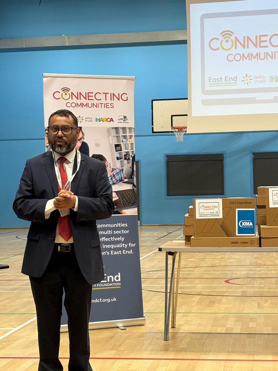 MaiumMiah's tweet photo. Another milestone for Connecting Communities @TowerHamletsNow @EastEnd_CF today at Morpeth, more Year 7 pupils received laptops &amp; digital support to boost their learning.
Proud of our partnership and grateful to join councillor colleagues &amp; officers in distributing the devices. https://t.co/RSEf2CE1Hp