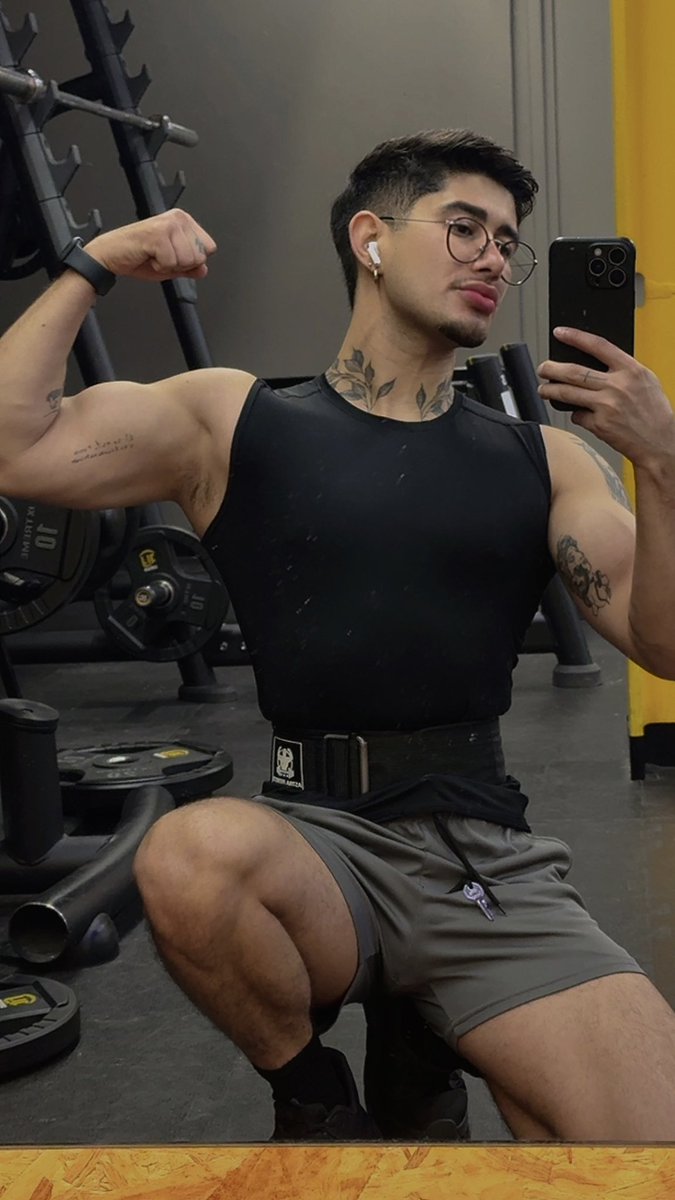 bennybeker's tweet photo. Hicimos brazo :) https://t.co/kZ5W7wxd3F