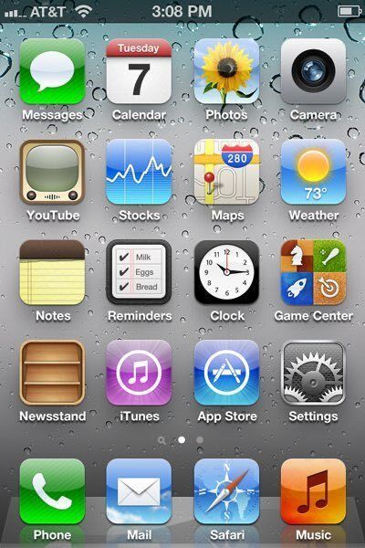 oldmedia's tweet photo. iOS 5 Home Screen (2011) https://t.co/d5Fwsj1gof