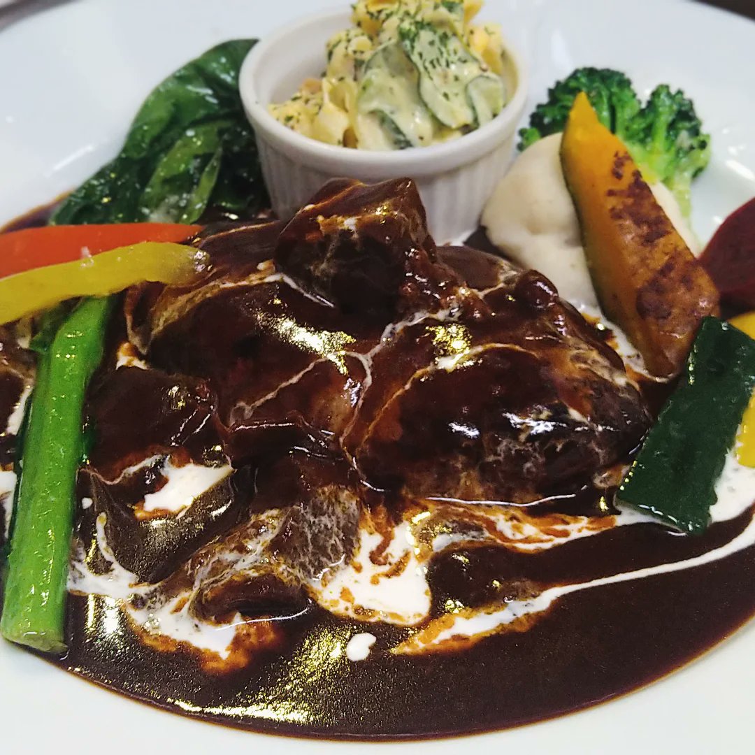 kitchen_daigo's tweet photo. おはようございます🍴だいごです
◉6/5
◎白子玉ねぎの冷製ポタージュ
◎6/14までランチ
 黒毛和牛すじの欧風カレースパゲティ

小さなお店でございます🙏ご予約優先でご案内させていただきます
ご予約はお電話で承ります📞

＊食材終了で早めに閉店の場合もございます

本日も宜しくお願い致します🍀 https://t.co/q6RcInRsKp