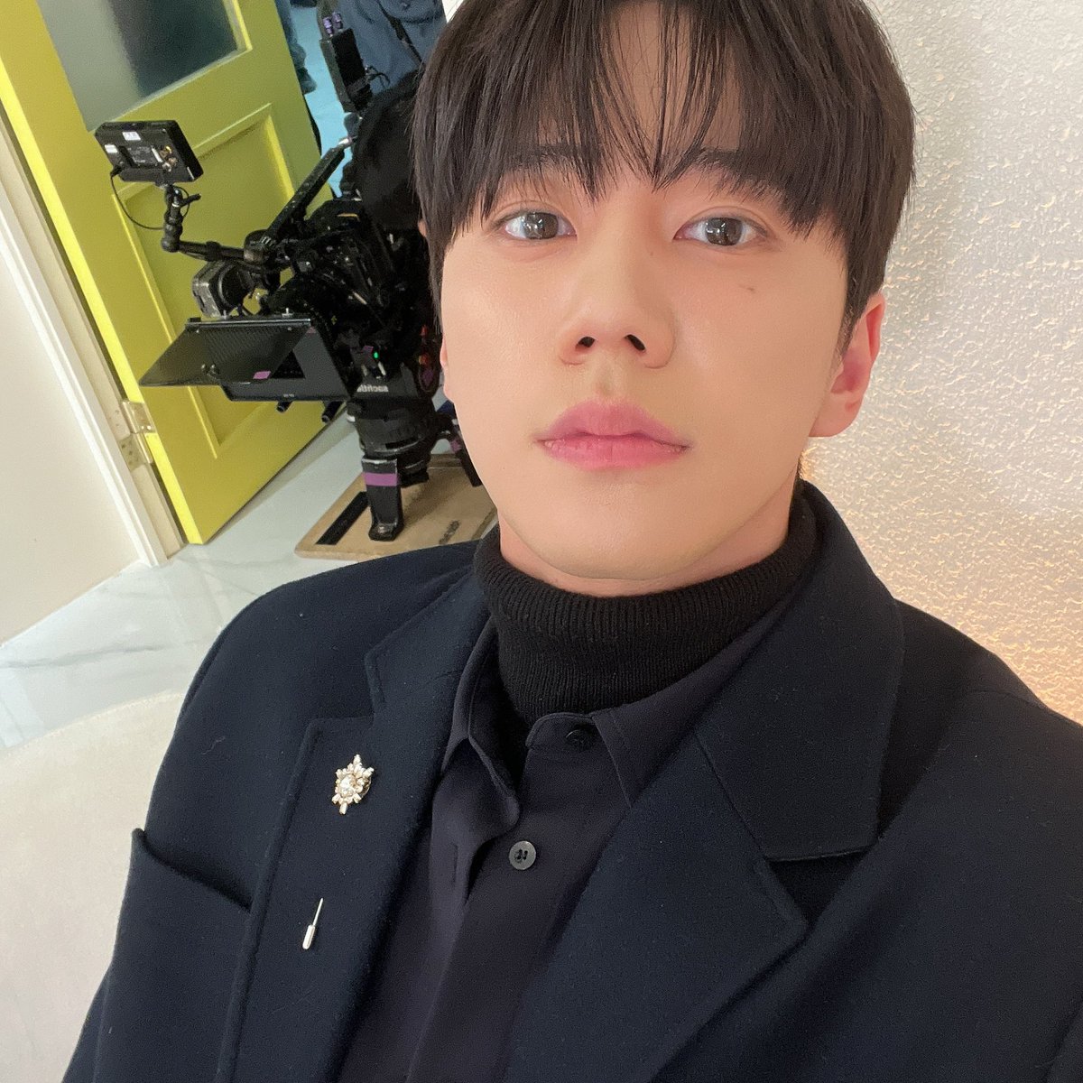 jjundda's tweet photo. 잘생잘쁨 https://t.co/EiQJm62rg0