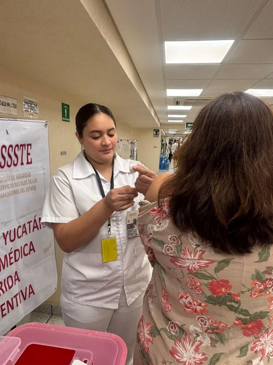 IsssteOaxaca_'s tweet photo. 📰 #COMUNICADO
Contribuye @ISSSTE_mx con la aplicación de más de 472 mil dosis en la Semana Nacional de Vacunación 2026.
🔗https://t.co/89p7p5nHO6 https://t.co/Dhocawd7Ie