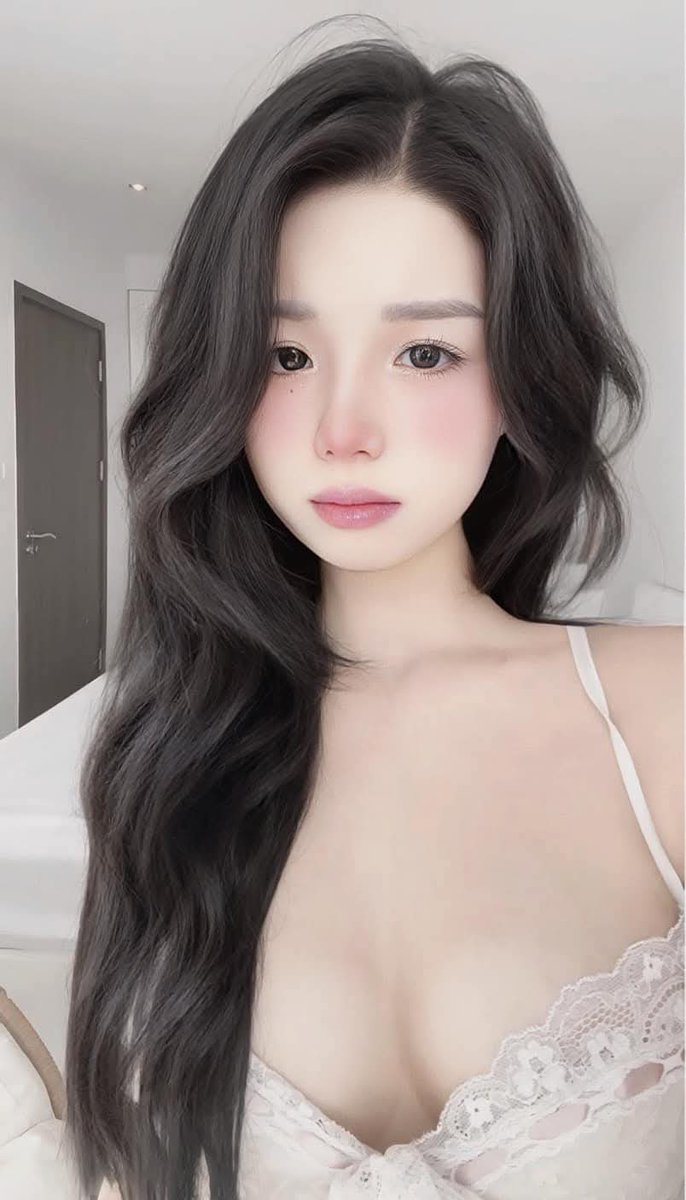 lyxinhgai99's tweet photo. Dùng miệng khóa môi e đi... https://t.co/1xVqWVLYSG