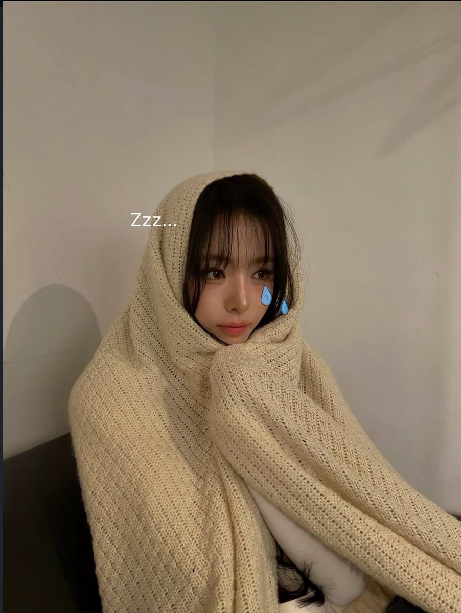 bbangIuv's tweet photo. my girlfriend when she's eepi and just wants cuddle and kisses to recharge her energy 🐈‍⬛ https://t.co/Ox3Z2RXAsc