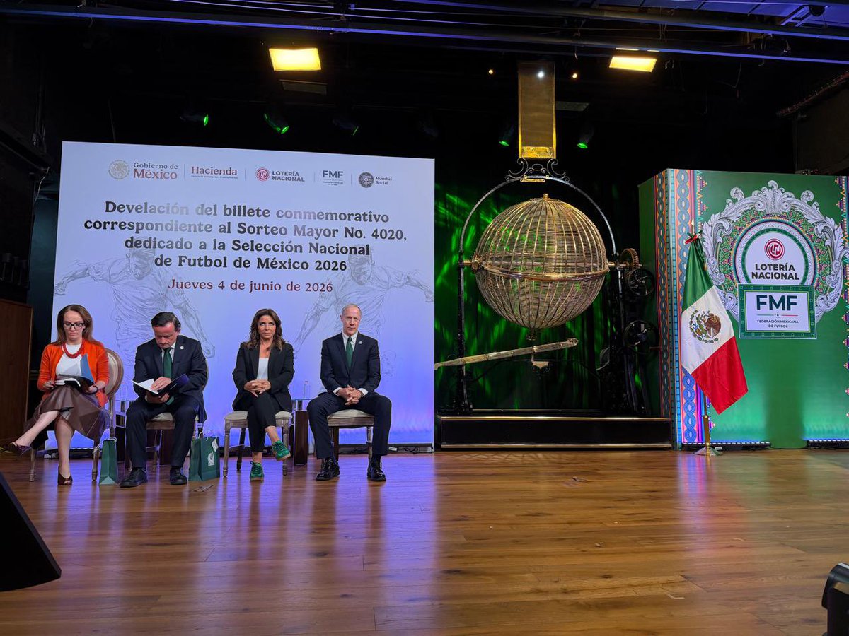 DanielAceves84's tweet photo. El día de hoy acudí a la invitación de la Mtra. @OliviaSalomonV Directora General de @lotenal, a la develación del billete de lotería conmemorativo a la Selección Nacional de Fútbol de México 2026. https://t.co/DtmTO9ASIu
