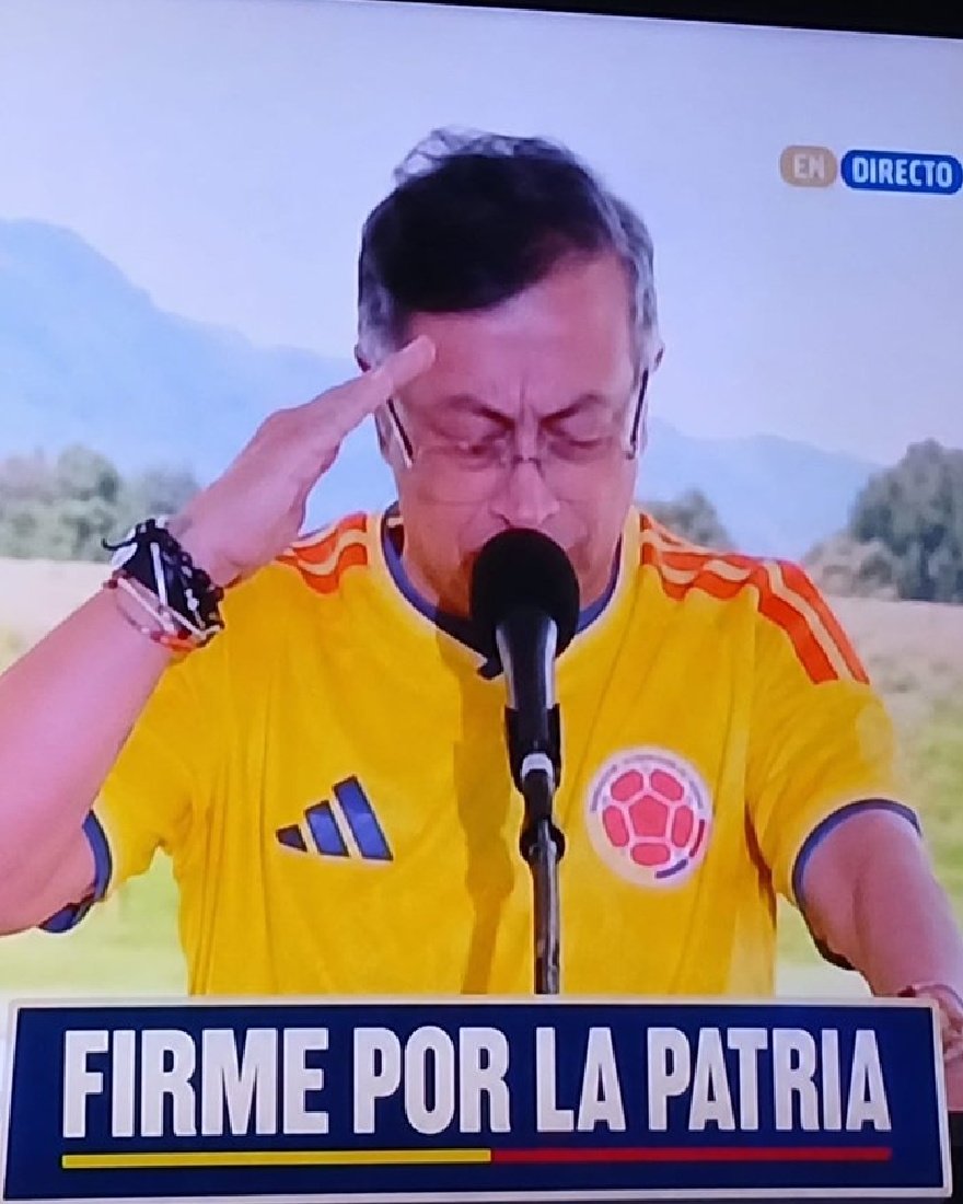 andresleleon's tweet photo. @petrogustavo Gracias futuro expresidente y  presidiario https://t.co/aV3efa38ac