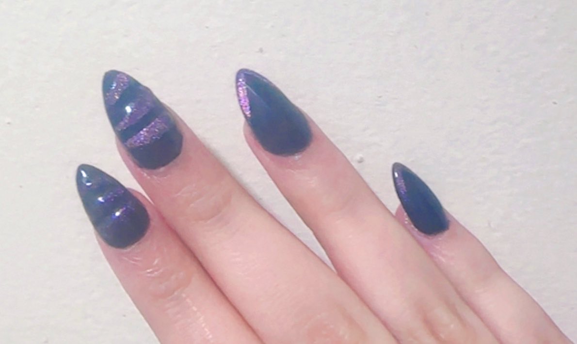 Ghoshiro's tweet photo. Me hice las uñas de clove 🦋
pero con mi color favorito ( ⸝⸝´ ᵕ `⸝⸝)💜 https://t.co/qdwUkASjJs