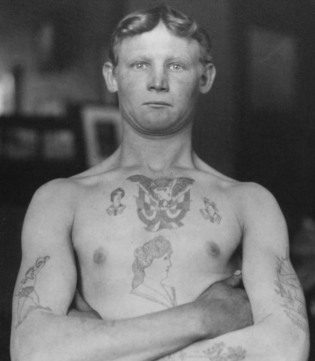 EchoesofEmpire_'s tweet photo. Immigrants arriving in the US through Ellis Island from 1906 to 1914 photographed by Augustus Frederick Sherman https://t.co/PSCYf5pzVo